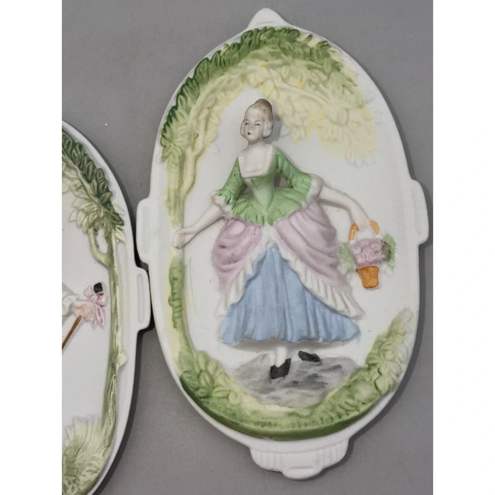 Vintage Chase Occupied Japan Figural Wall Plaques Pair Hand Painted 6.5